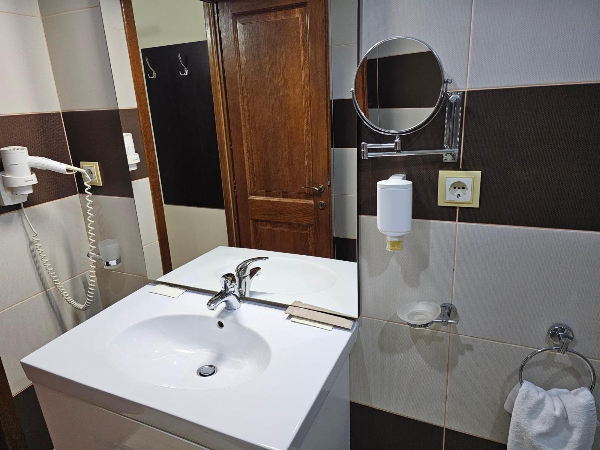 Pensiune Heavens Braila Exterior photo